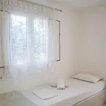 Nikos Place Apartmán *