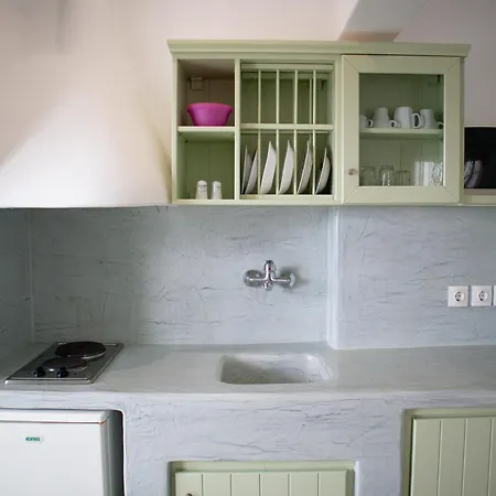 Nikos Place Apartment