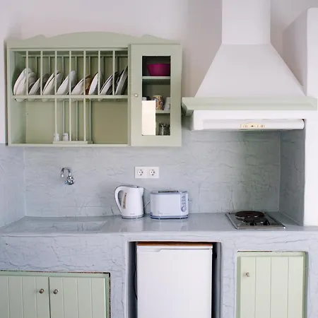 Nikos Place Apartment *