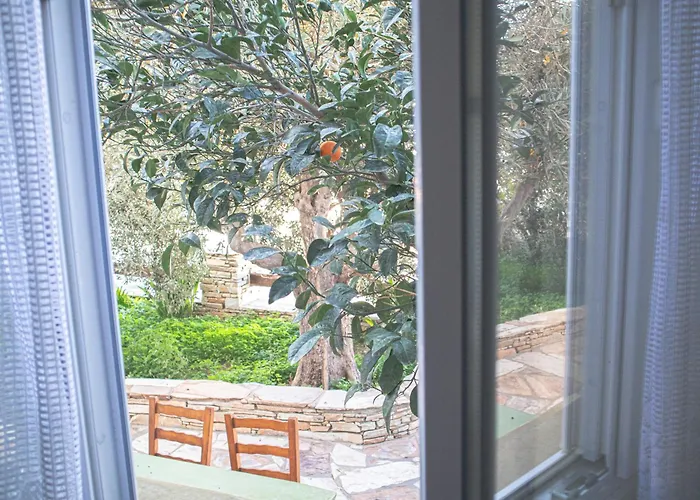 Nikos Place * 이오스 코라